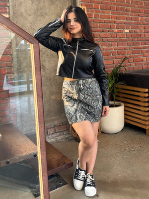 TANDUL Women Sleek Black Leather Jacket