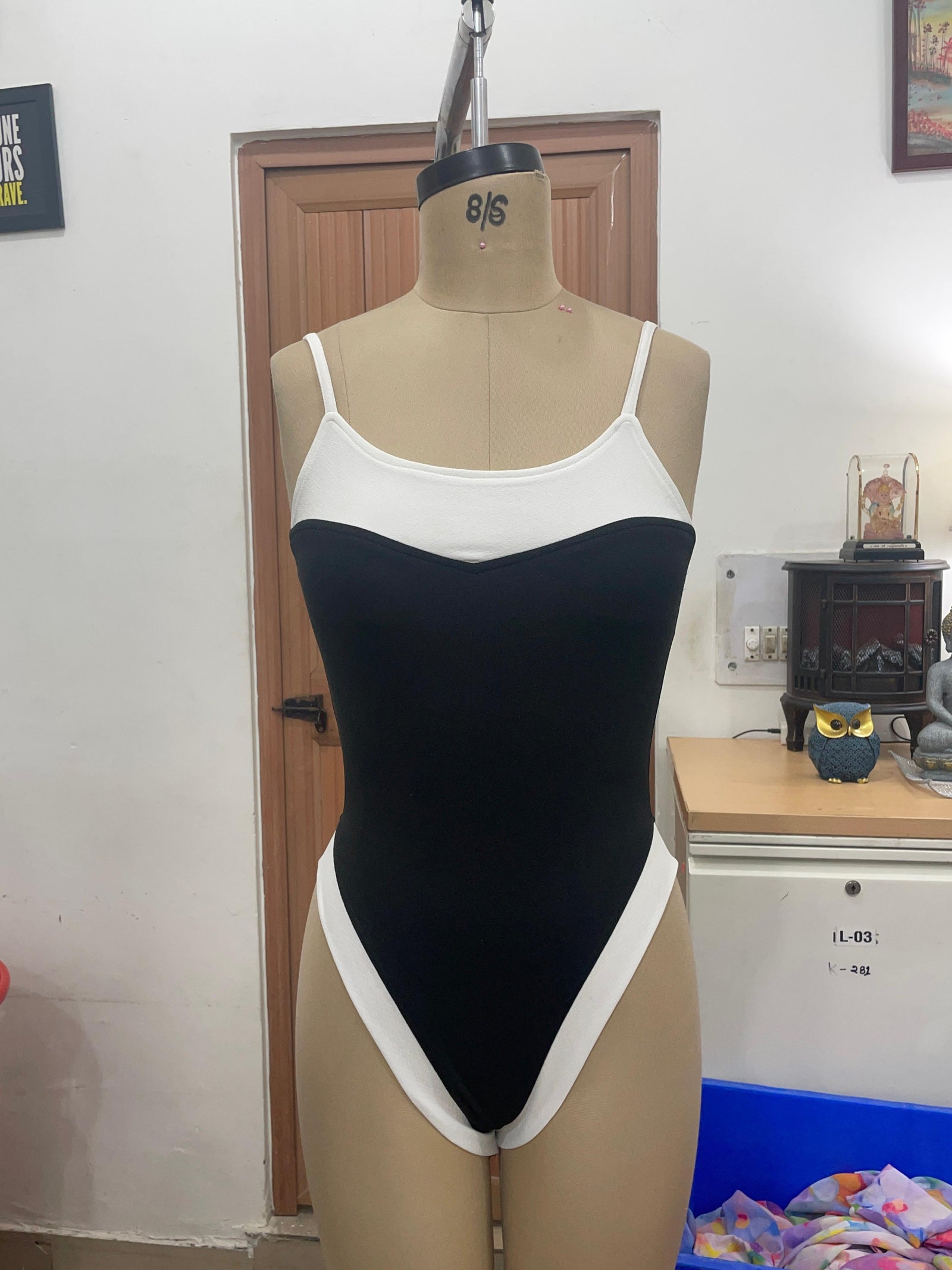 ELTIRE Women Black and White Swimsuit