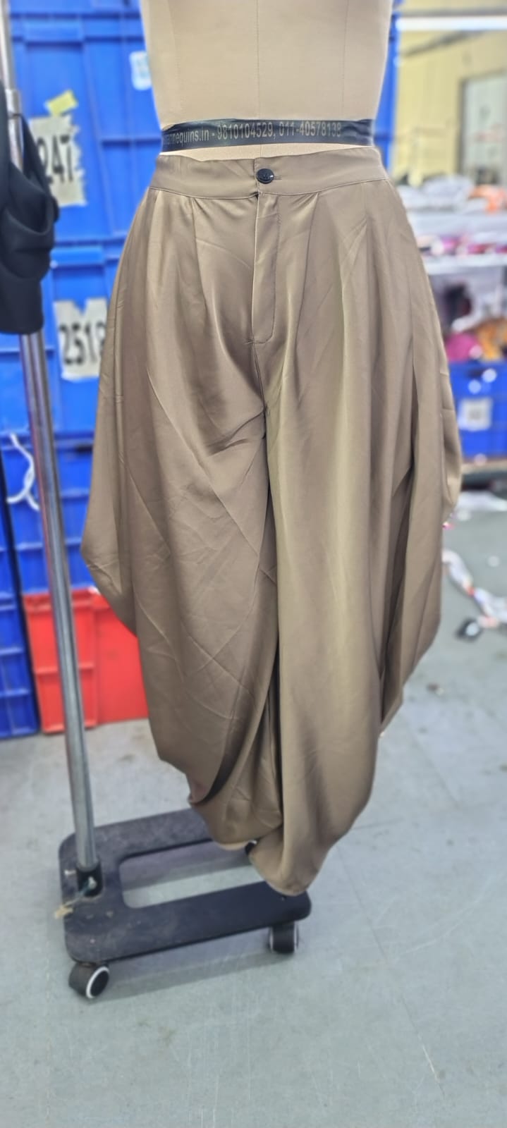 COWL PAINT ARMANI SATIN BROWN